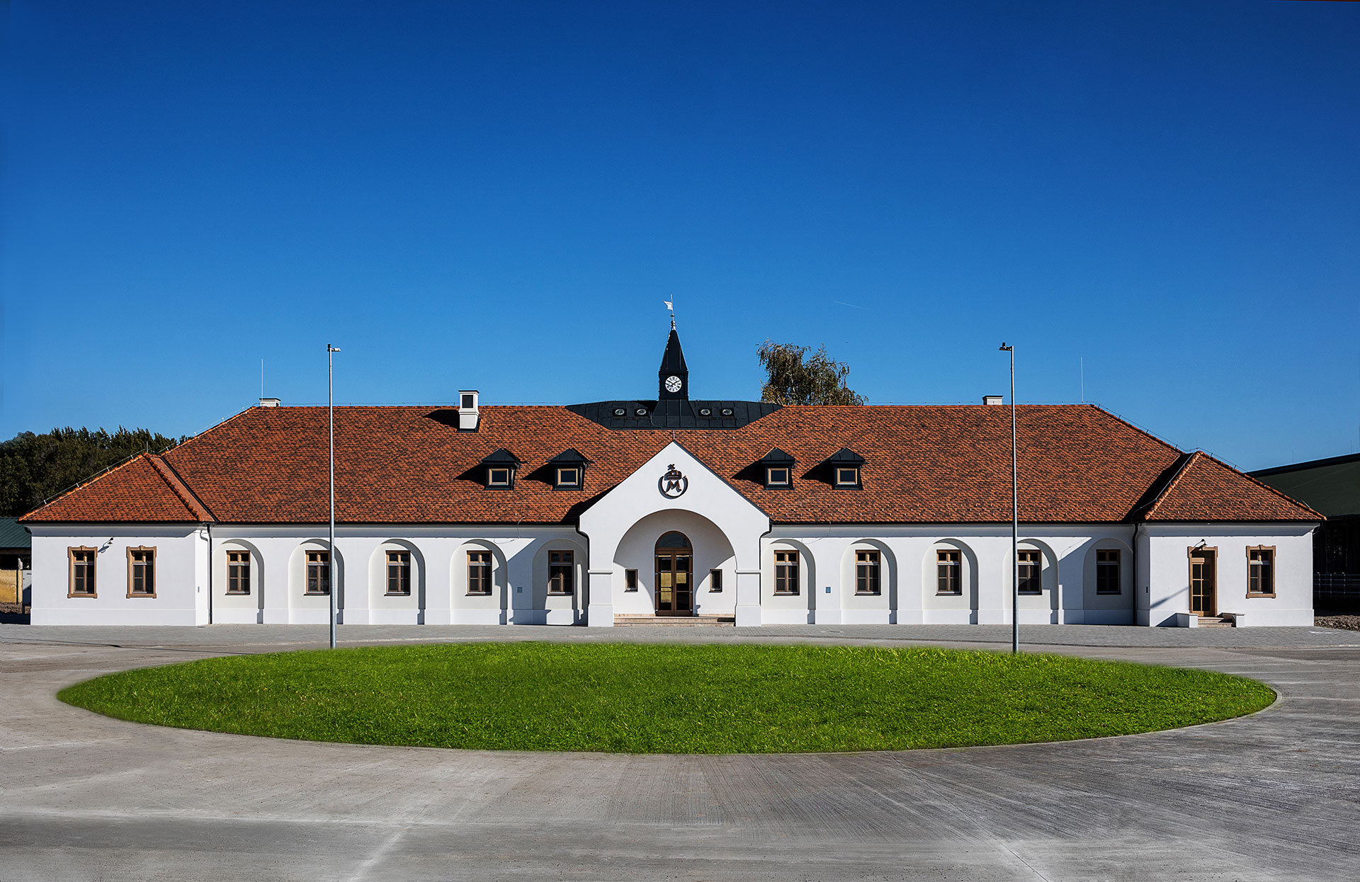 Nemzeti Ménesbirtok és Tangazdaság irodaház - Mezőhegyes